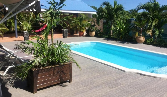 Appartement d'une chambre avec piscine partagee terrasse amenagee et wifi a Saint Francois a 3 km de la plage