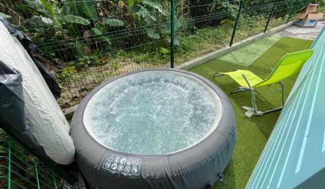 Bung-hello Village,Petit Bungalow confortable avec jacuzzi