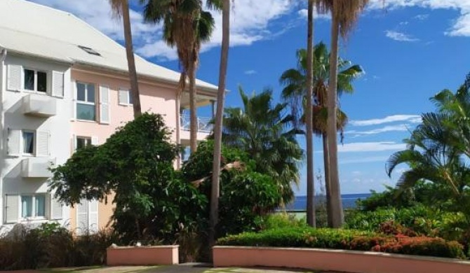 Charmant appartement en bord de mer avec piscine