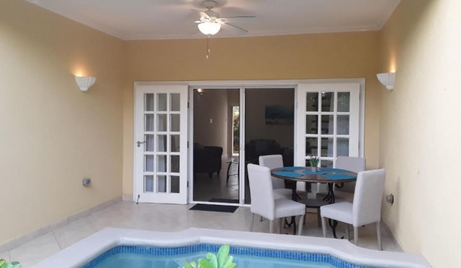 NEW #3 Westland Villa 2-Bed with pool opposite West Coast beach