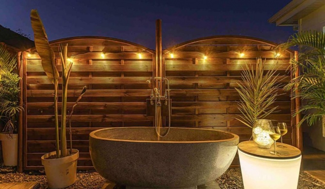 Magnifique Bungalow et Jacuzzi au cœur des plages