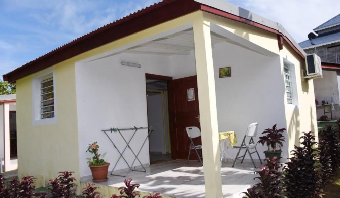 Maison d'une chambre avec jardin amenage et wifi a Capesterre Belle Eau a 6 km de la plage