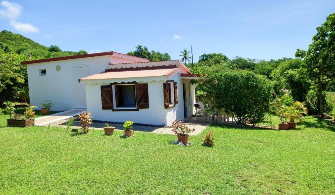 Maison d'une chambre avec jardin clos et wifi a Grand Bourg