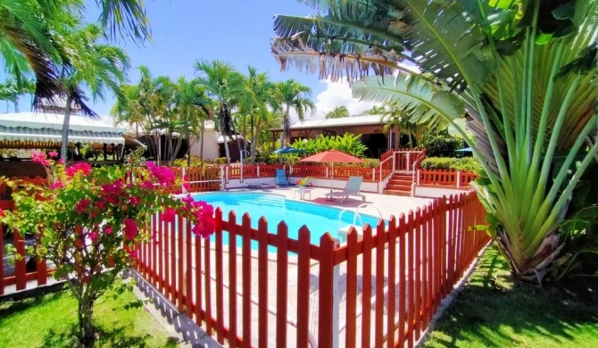 Maison d'une chambre avec piscine partagee jardin clos et wifi a Sainte Rose a 1 km de la plage