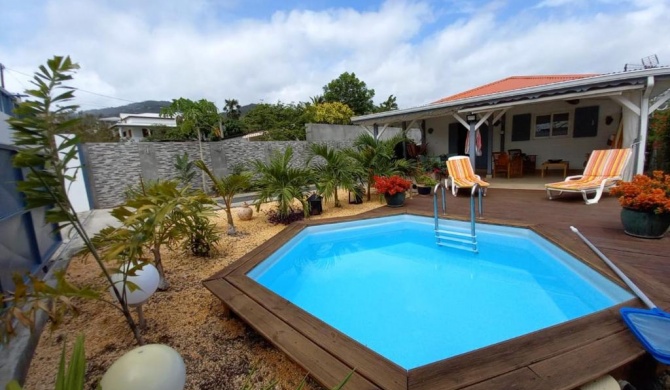 Maison de 2 chambres avec vue sur la mer piscine privee et jacuzzi a Bouillante