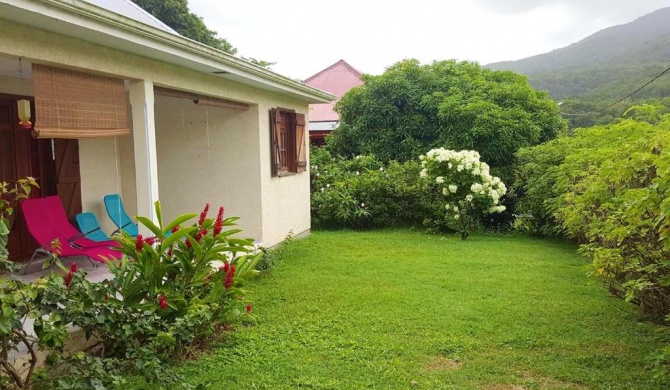 Maison de 3 chambres avec jardin clos et wifi a Deshaies a 1 km de la plage