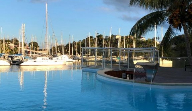 superbe villa au bord de la mer, piscine, ponton privé