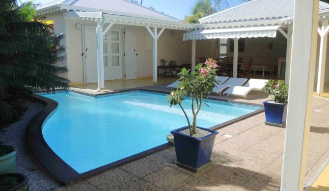 Villa de 3 chambres avec piscine privee jardin clos et wifi a Saint Francois