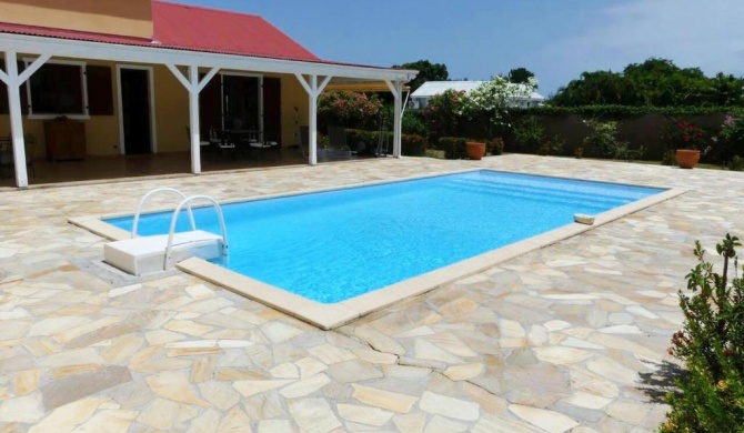 Villa de 4 chambres avec piscine privee et wifi a Baie Mahault