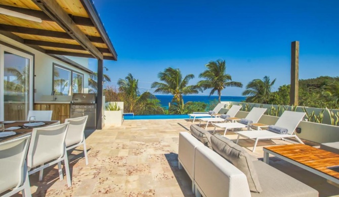 Villa Topaz Above West Bay With 360 Degree Views! 3 Bedrooms