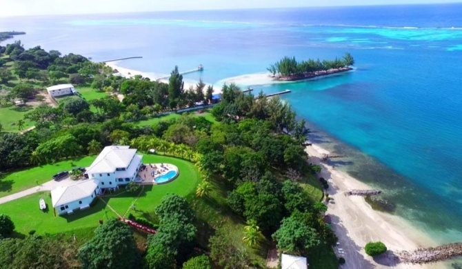 Vista Verde Roatan - Your Personal, Exclusive Private Beachfront Villa!