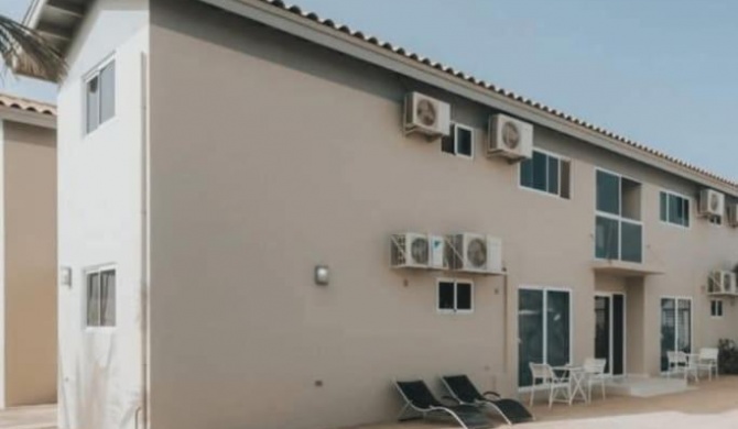 1 Bed Apt with pool and bbq ,5 min from beach