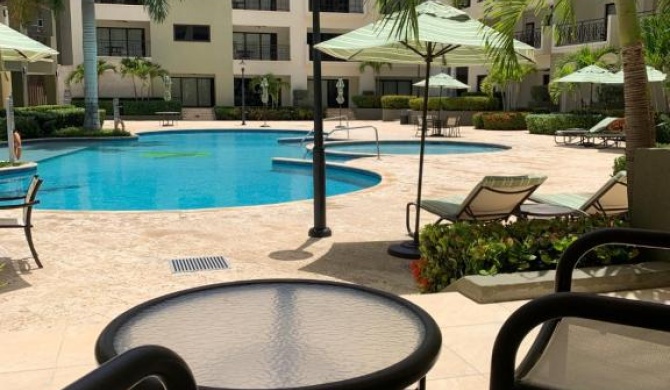 112: 1-Bedroom Grd floor condo w/patio. Palm Beach