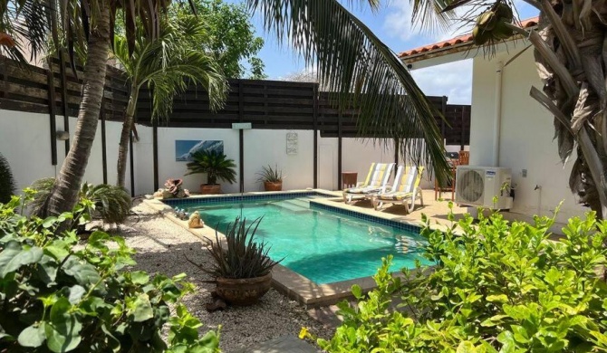 Casa Azul, Cozy 2 BDR, Private Pool and Beautiful Porch