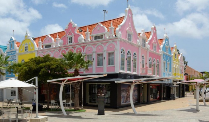 Oranjestad City Suites