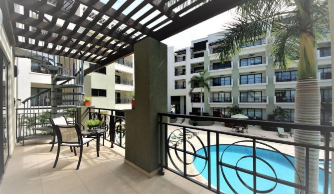 Spacious condo with private terrace & Pool