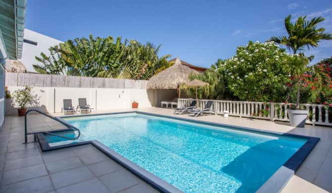 (New) Blue Breeze villa (max. 7 pers) & pool