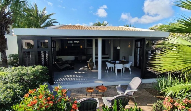 Holiday villa in the Tropics near beach and pool
