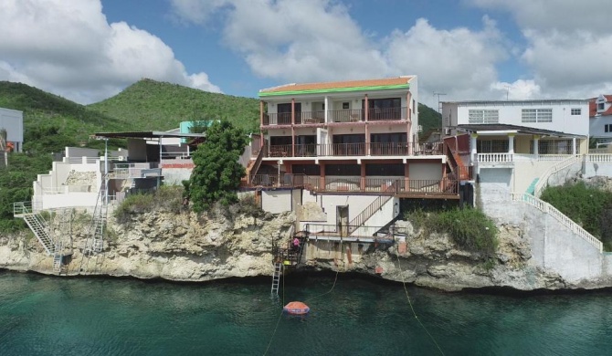 Lagun Ocean View Villa with Own Private Beach