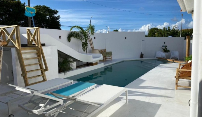 4BLESSINGSCURACAO TOP location swimming pool & nearby beaches -