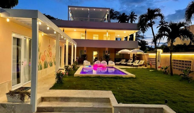 Amazing Direct Sandy Beach Access Luxury Villa