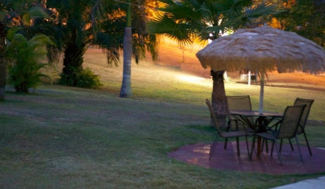 Isabela Villa sleeps 40, pool, Jacuzzi, BBQ, power plant, volley, pool table