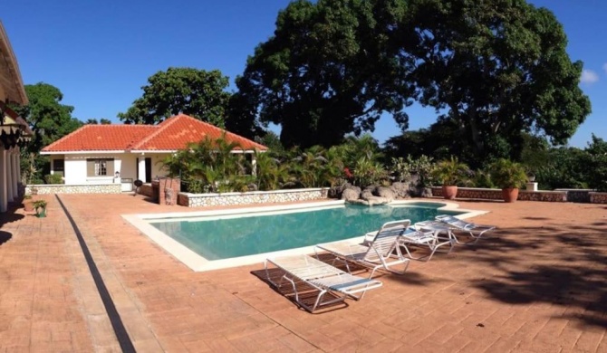 Beautiful Private villa set in 18 acres with pool