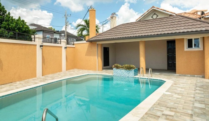 Brand New Pool Manor Park with WIFI centrally-located