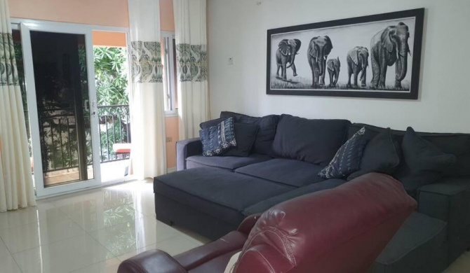 Central Upscale New Kingston Apt with pool