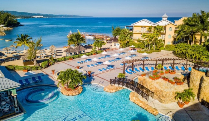 Jewel Paradise Cove Adult Beach Resort & Spa