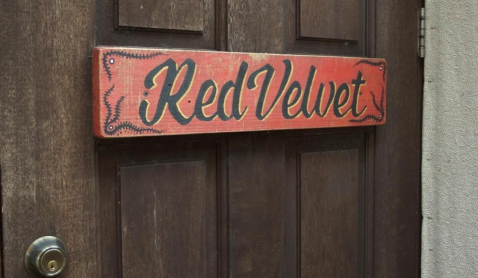 One32 Guesthouse Red Velvet