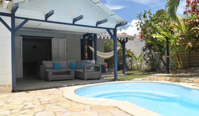 Magnifique villa T4 bois créole jardin & piscine