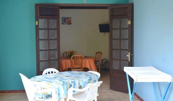 Maison d'une chambre avec terrasse amenagee et wifi a Les Anses d'Arlet a 1 km de la plage
