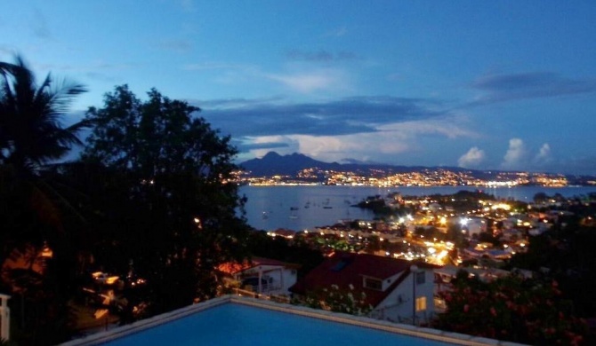 Villa de 3 chambres avec vue sur la mer piscine partagee et jardin clos a Les Trois Ilets