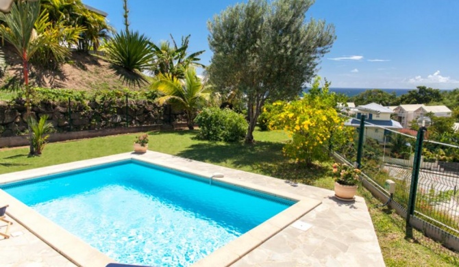 Villa de 3 chambres avec vue sur la mer piscine privee et jardin clos a Le Diamant a 1 km de la plage