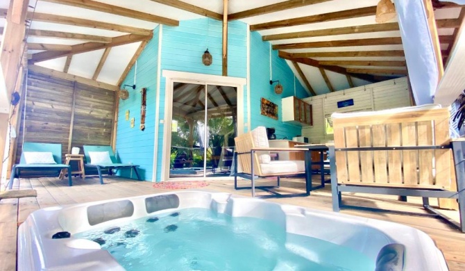 Villa Gaïa - Bungalow Ti-Spa et son jacuzzi privé dans un jardin tropical, séjour en amoureux ou en famille