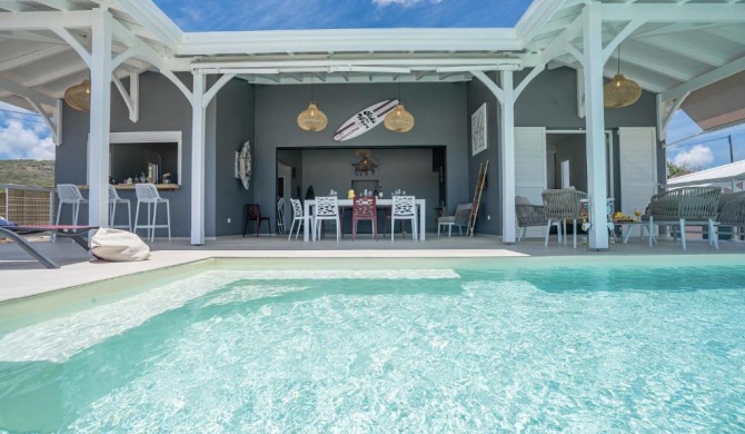 Villa Martinique Diamant, resplendissante, 3ch, piscine, vue mer