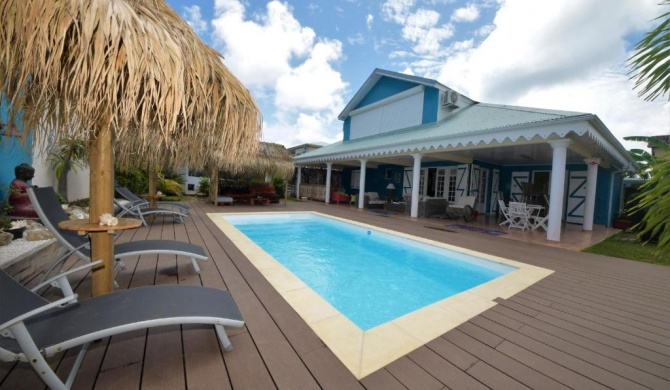 Villa with pool (MQSA31)