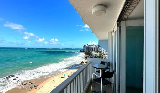 2 bdr Apt sleeps up to six 30 steps from prime beach generator parking included